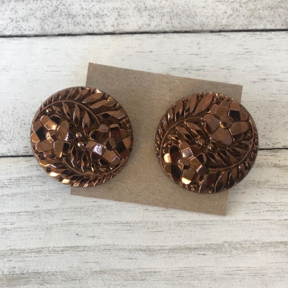 Vintage clip on earrings - Picture 3 of 8